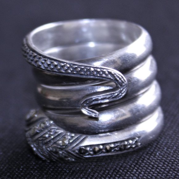 Ring - Picture 2 of 3